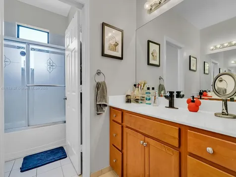 726 SE 37th Place Homestead FL 33033
