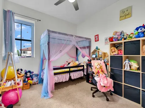726 SE 37th Place Homestead FL 33033