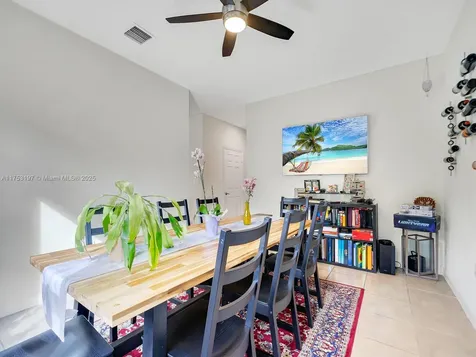 726 SE 37th Place Homestead FL 33033