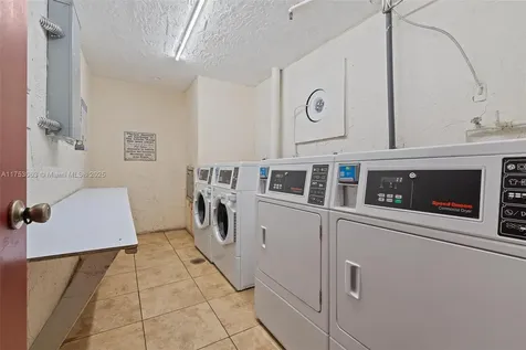 4801 NW 7th Street Miami FL 33126