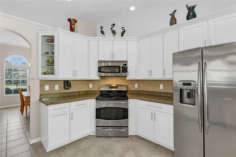 6922 E Mariposa Circle E Pembroke Pines FL 33331