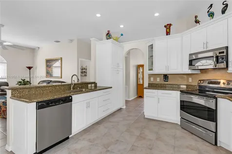 6922 E Mariposa Circle E Pembroke Pines FL 33331