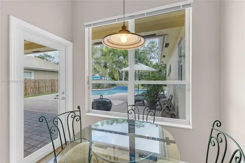 6922 E Mariposa Circle E Pembroke Pines FL 33331