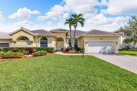6922 E Mariposa Circle E Pembroke Pines FL 33331