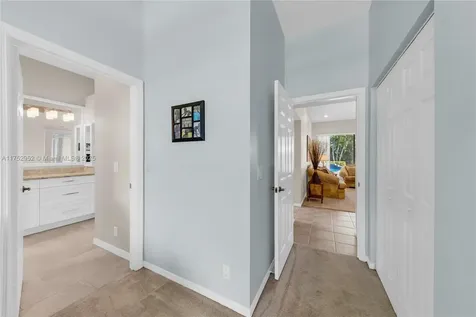 6922 E Mariposa Circle E Pembroke Pines FL 33331