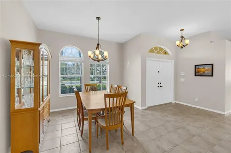 6922 E Mariposa Circle E Pembroke Pines FL 33331