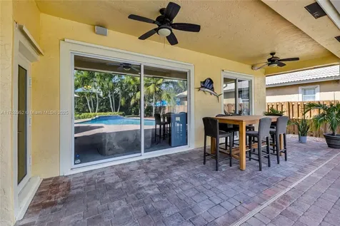 6922 E Mariposa Circle E Pembroke Pines FL 33331