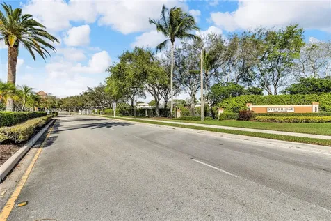 6922 E Mariposa Circle E Pembroke Pines FL 33331