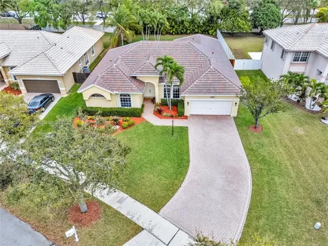 6922 E Mariposa Circle E Pembroke Pines FL 33331