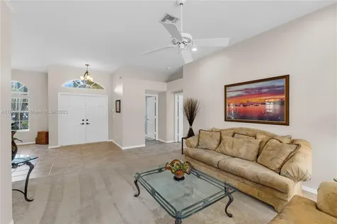 6922 E Mariposa Circle E Pembroke Pines FL 33331