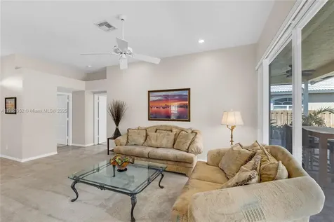 6922 E Mariposa Circle E Pembroke Pines FL 33331