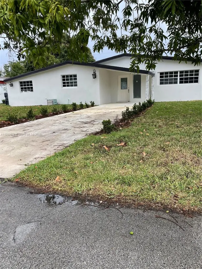 6641 Mckinley Street Hollywood FL 33024