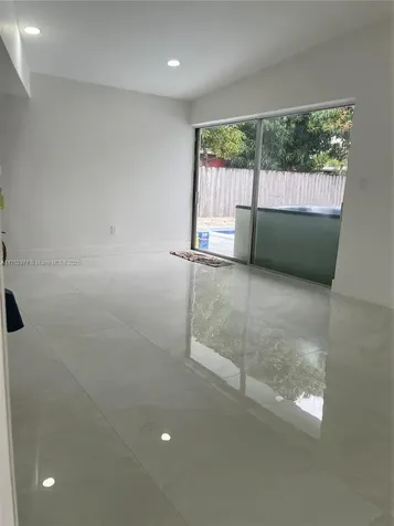 6641 Mckinley Street Hollywood FL 33024