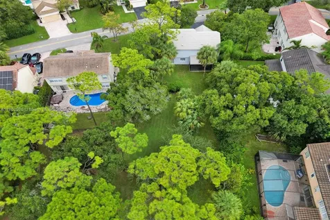 3902 Sanctuary Drive Coral Springs FL 33065