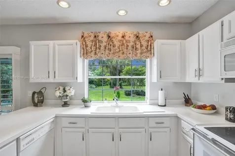 3902 Sanctuary Drive Coral Springs FL 33065