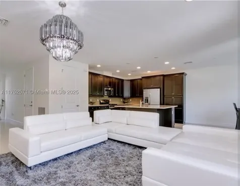 2910 NW 124th Way Sunrise FL 33323