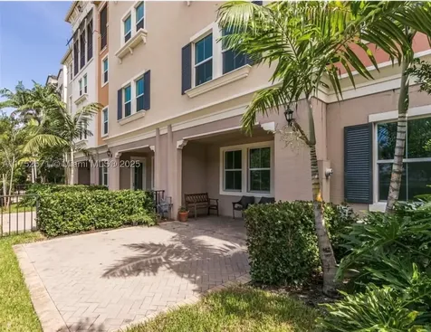 2910 NW 124th Way Sunrise FL 33323