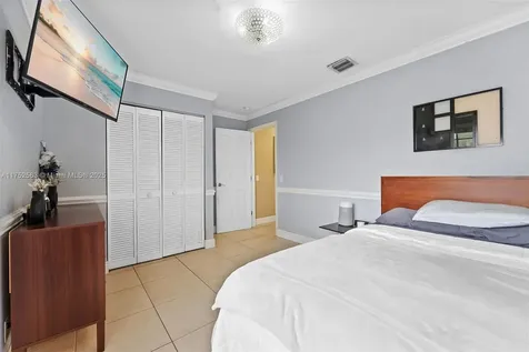 1761 SW 116th Way Miramar FL 33025