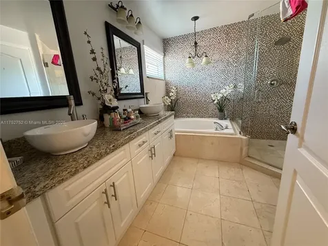 11350 NW 50th Terrace Doral FL 33178