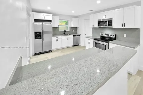 6880 SW 5th Court Pembroke Pines FL 33023