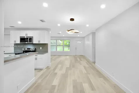 6880 SW 5th Court Pembroke Pines FL 33023