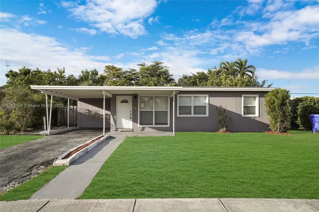4241 SW 39th Street West Park FL 33023