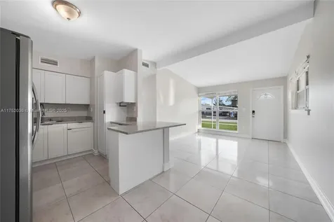 4241 SW 39th Street West Park FL 33023