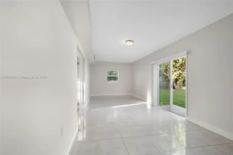 4241 SW 39th Street West Park FL 33023