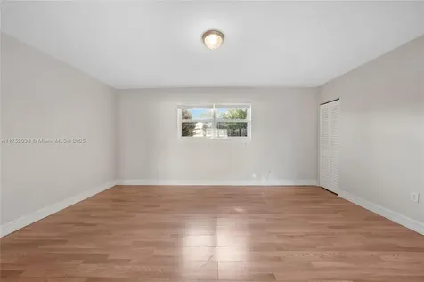 4241 SW 39th Street West Park FL 33023