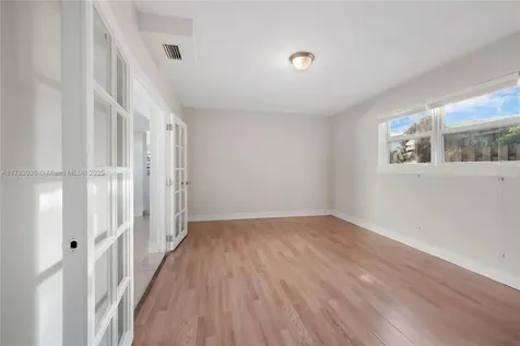 4241 SW 39th Street West Park FL 33023