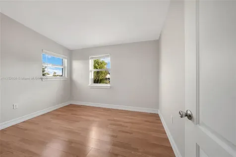 4241 SW 39th Street West Park FL 33023