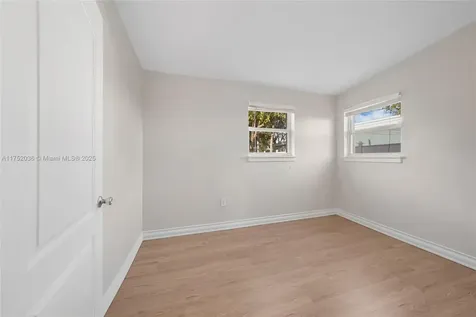 4241 SW 39th Street West Park FL 33023