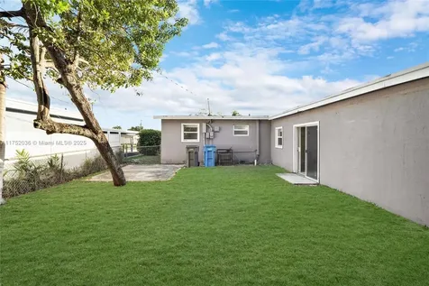 4241 SW 39th Street West Park FL 33023