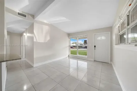4241 SW 39th Street West Park FL 33023