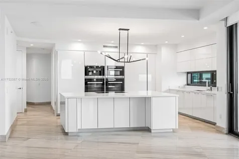 18555 Collins Avenue Sunny Isles Beach FL 33160