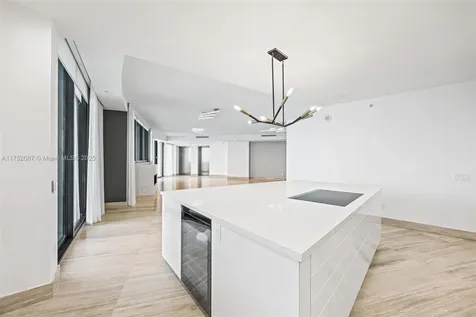 18555 Collins Avenue Sunny Isles Beach FL 33160