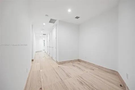18555 Collins Avenue Sunny Isles Beach FL 33160