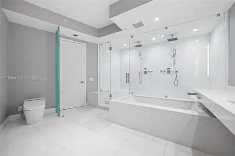 18555 Collins Avenue Sunny Isles Beach FL 33160