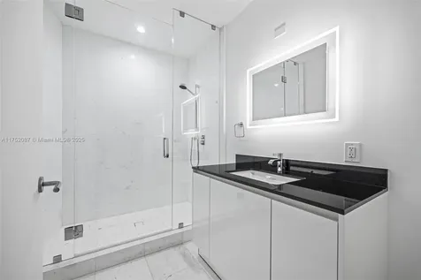 18555 Collins Avenue Sunny Isles Beach FL 33160