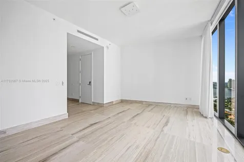 18555 Collins Avenue Sunny Isles Beach FL 33160
