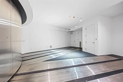 18555 Collins Avenue Sunny Isles Beach FL 33160