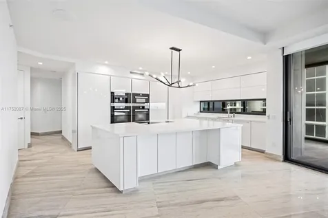 18555 Collins Avenue Sunny Isles Beach FL 33160