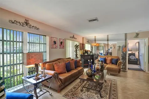 7260 SW 20th Street Plantation FL 33317