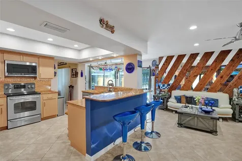 7260 SW 20th Street Plantation FL 33317