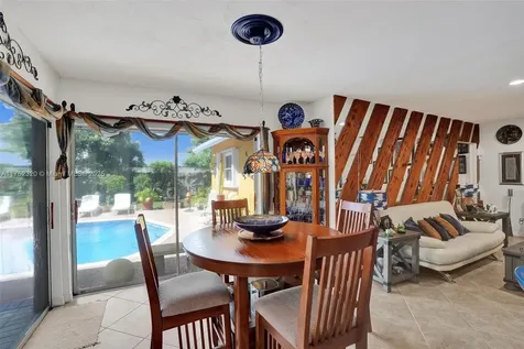 7260 SW 20th Street Plantation FL 33317