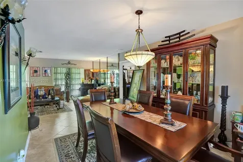 7260 SW 20th Street Plantation FL 33317