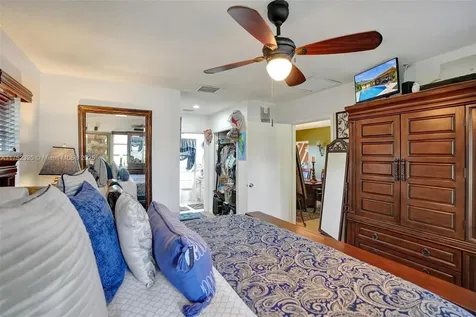7260 SW 20th Street Plantation FL 33317