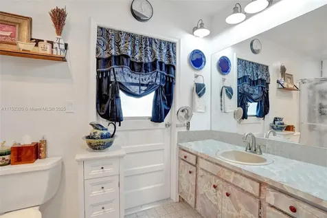 7260 SW 20th Street Plantation FL 33317