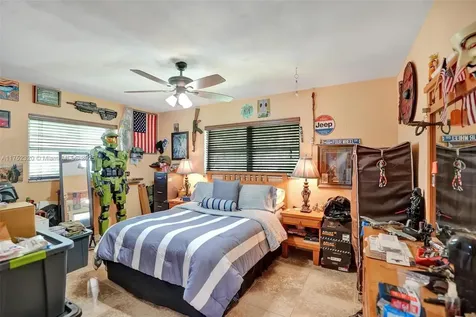 7260 SW 20th Street Plantation FL 33317