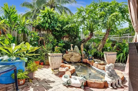 7260 SW 20th Street Plantation FL 33317